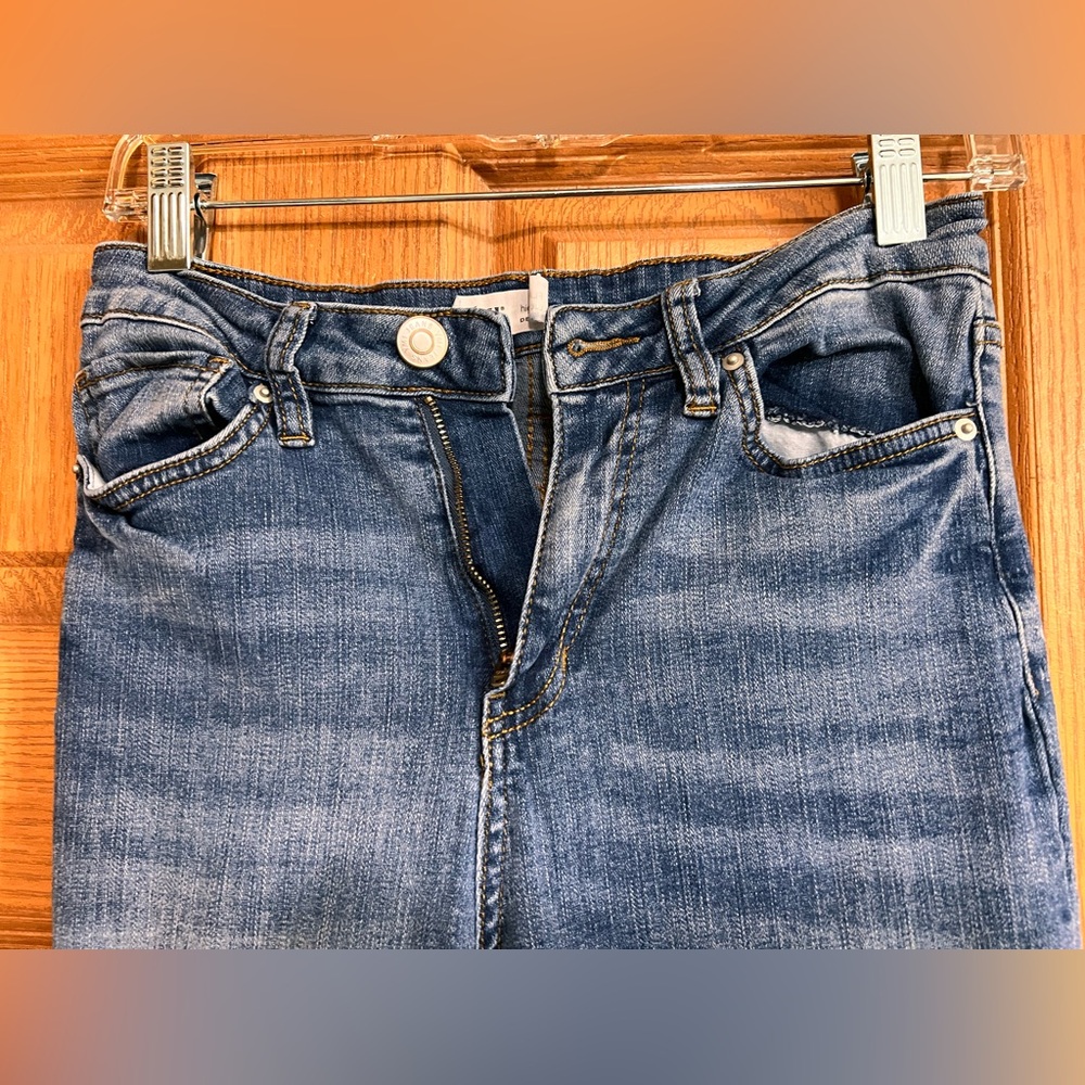 YMI Women's Straight Leg Jeans in Medium Blue Wash #124B - Picture 2 of 8